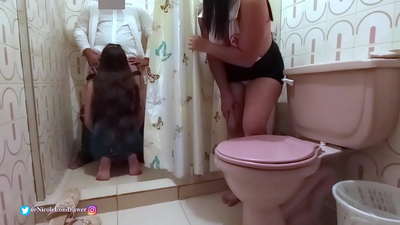 எட்டிப்பார்க்கும் டாம்ஸ்